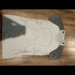 Lululemon swiftly tech size 6 patterned